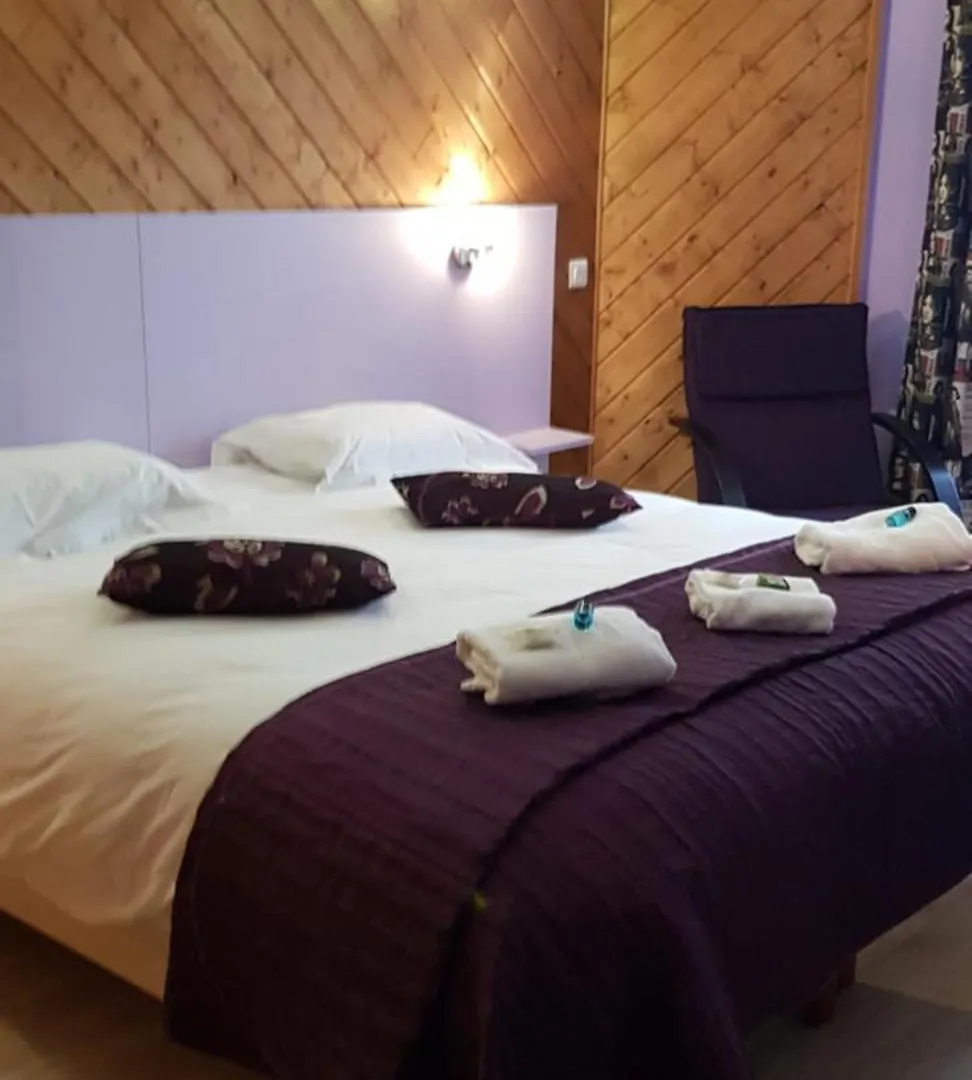 Logis Hotel Restaurant Les Carillons Cransac