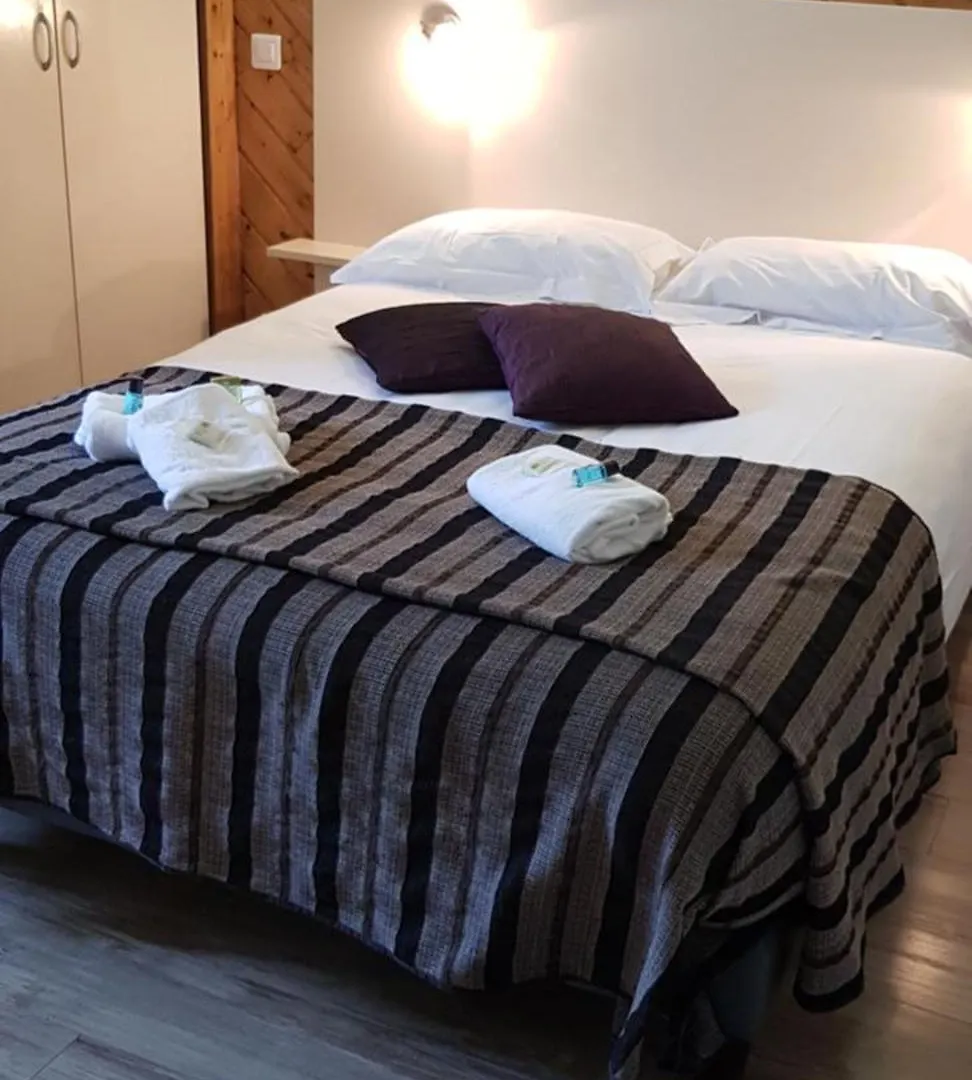 Logis Hotel Restaurant Les Carillons Cransac 2*,