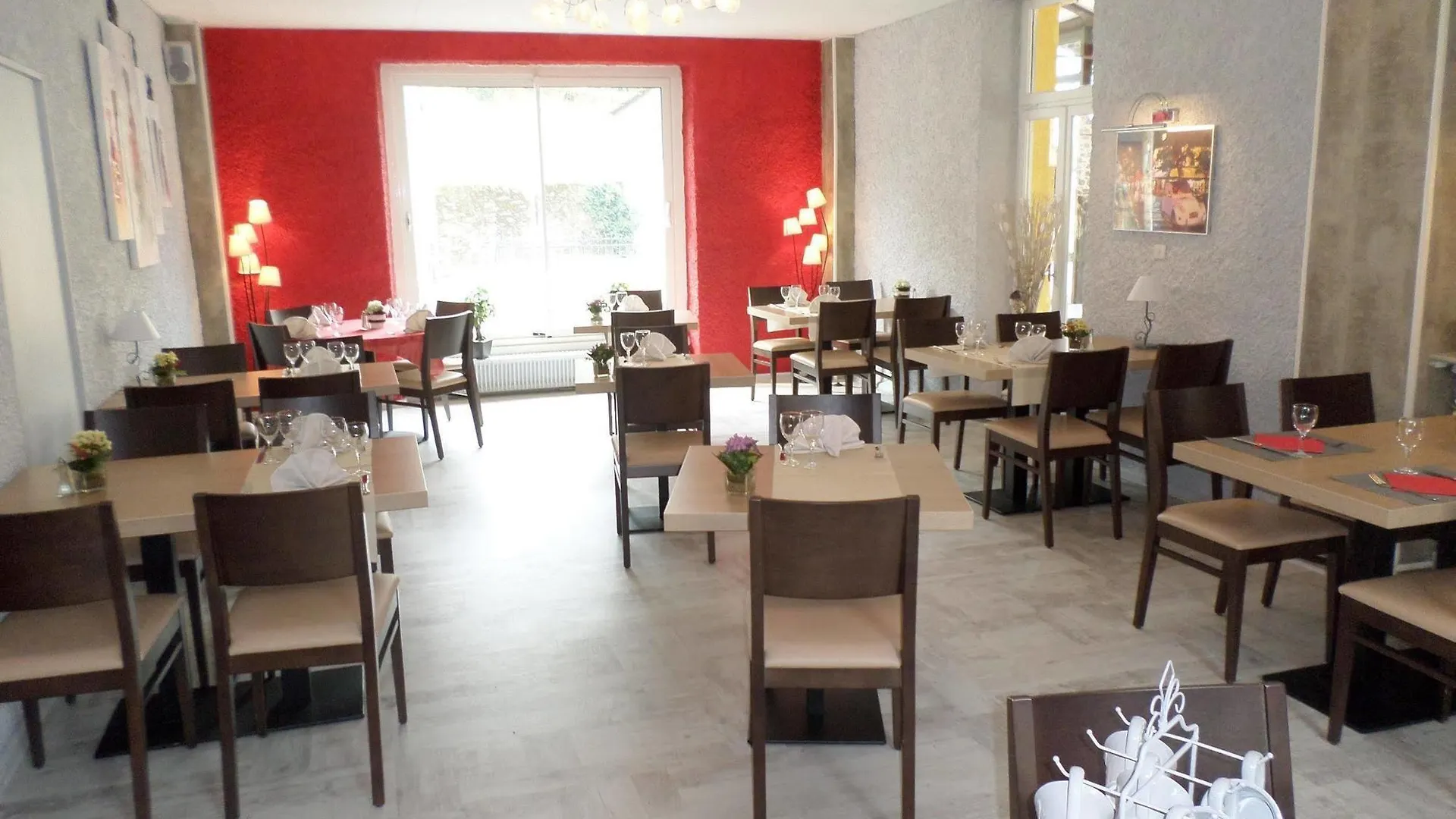 Logis Hotel Restaurant Les Carillons Cransac 2*,  France