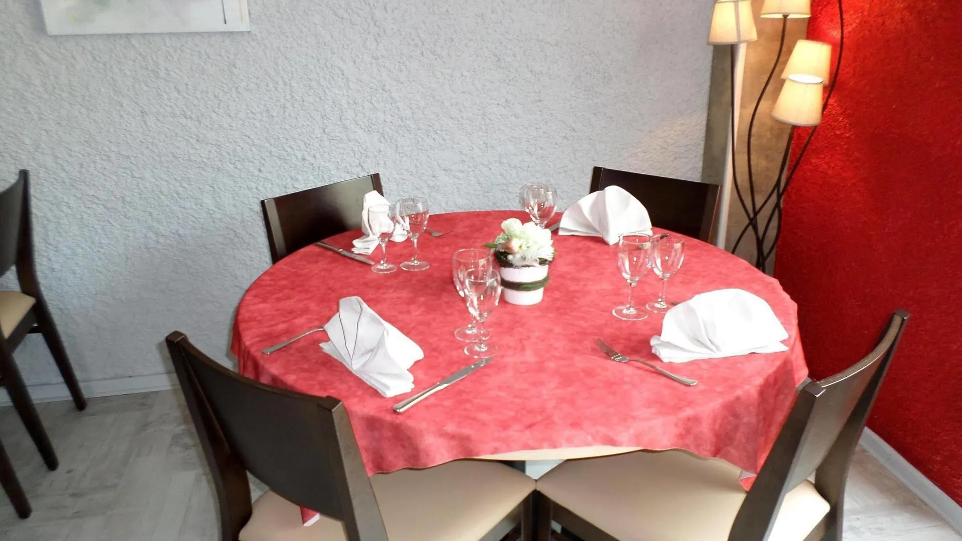 Logis Hotel Restaurant Les Carillons Cransac