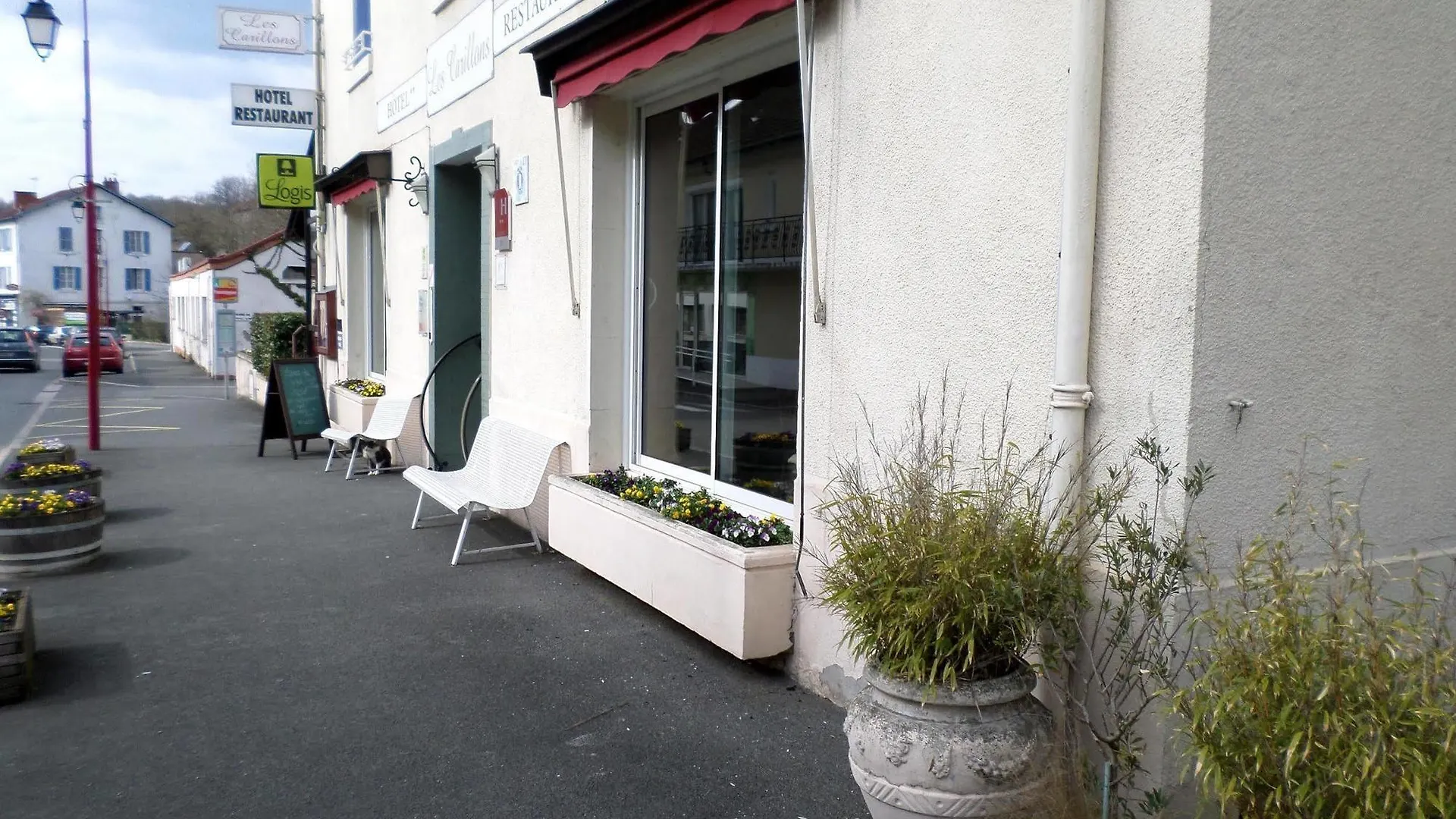 Logis Hotel Restaurant Les Carillons Cransac