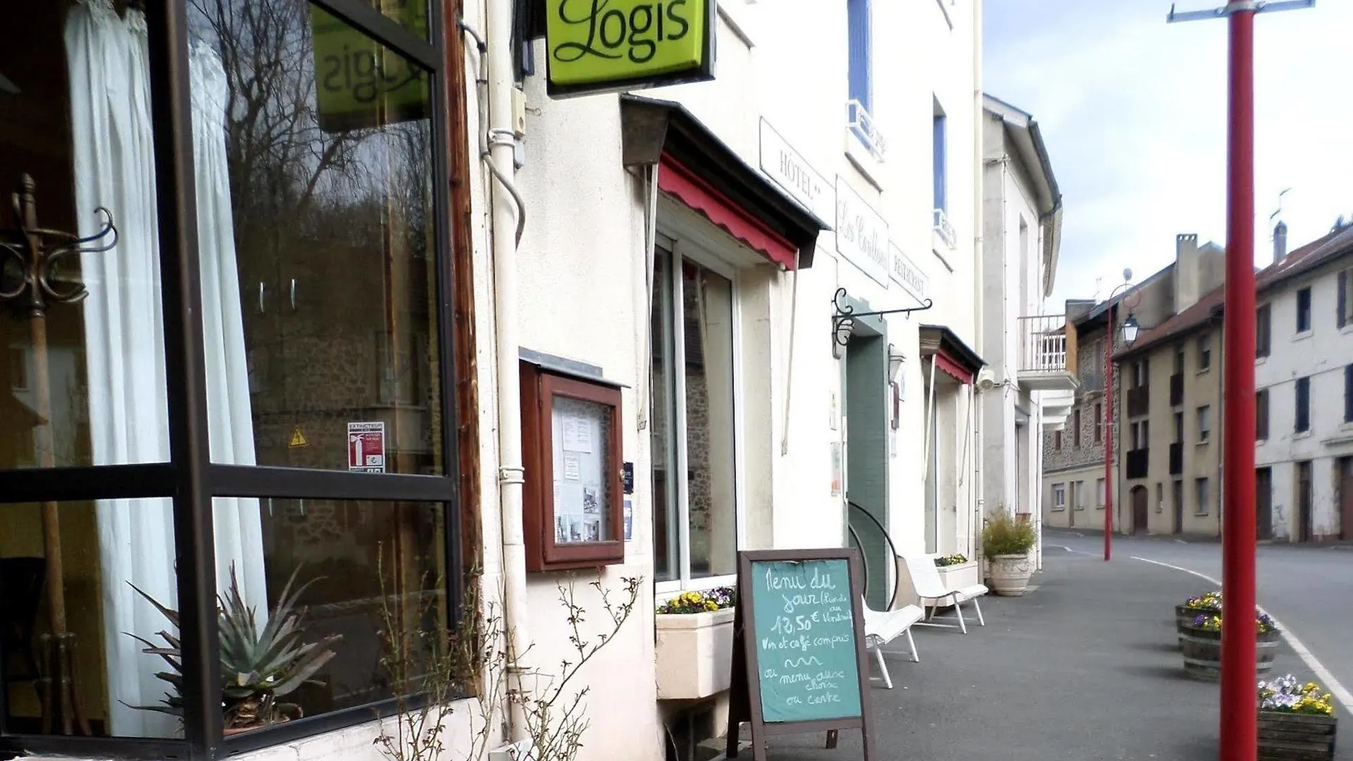 Logis Hotel Restaurant Les Carillons Cransac 2*,